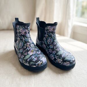 Vera Bradley Womens 7 Floral Rain Boots Navy Chelsea Ankle Cottagecore Garden